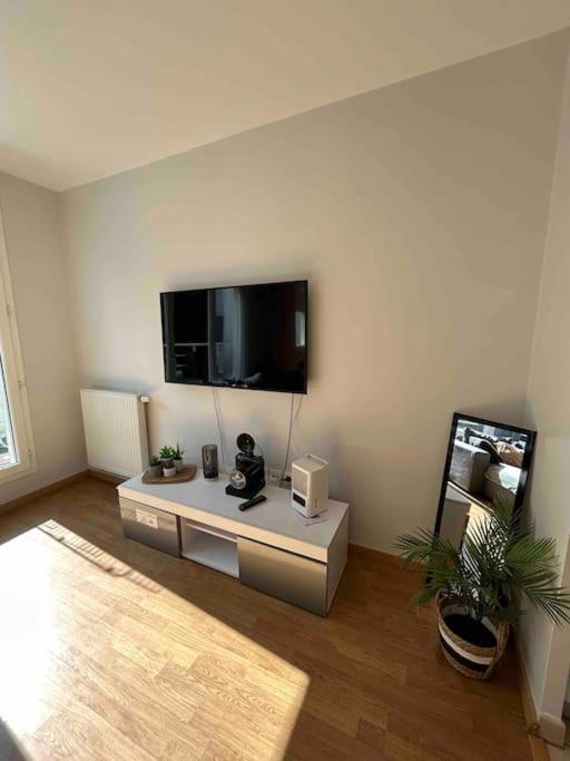 Duplex Lumineux Tout Equipe/Rer D/Balcon/Parking Corbeil-Essonnes Esterno foto